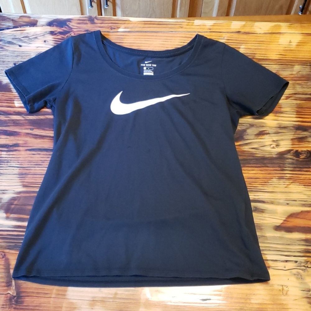 Nike Shirt.  Women's Size L. In GUC!